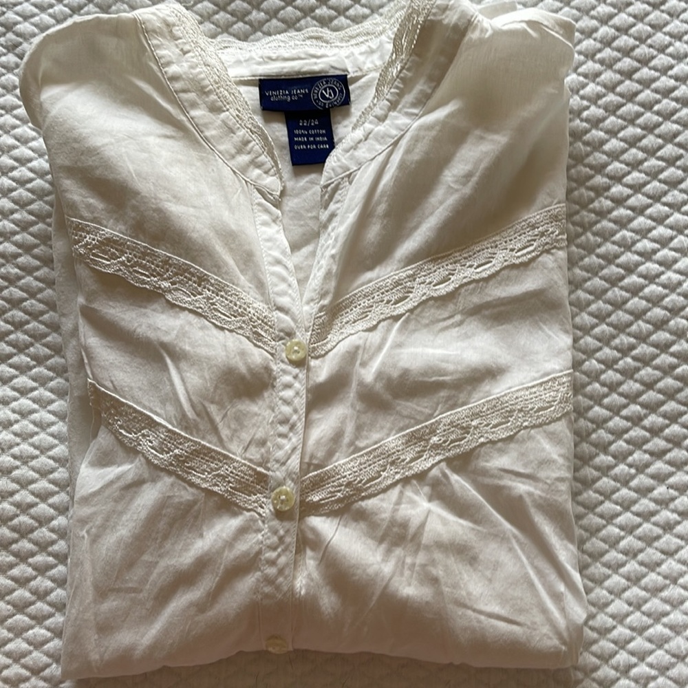 100% cotton white button down top